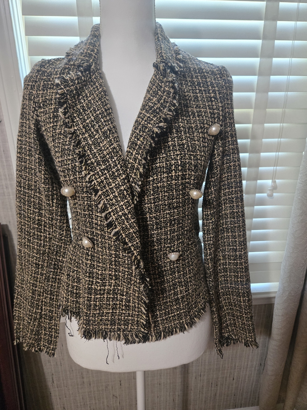 Boucle Checkered Frayed Blazer with Pearl Buttons - Black, Cream and Brown Sz 4 - Picture 2 of 9